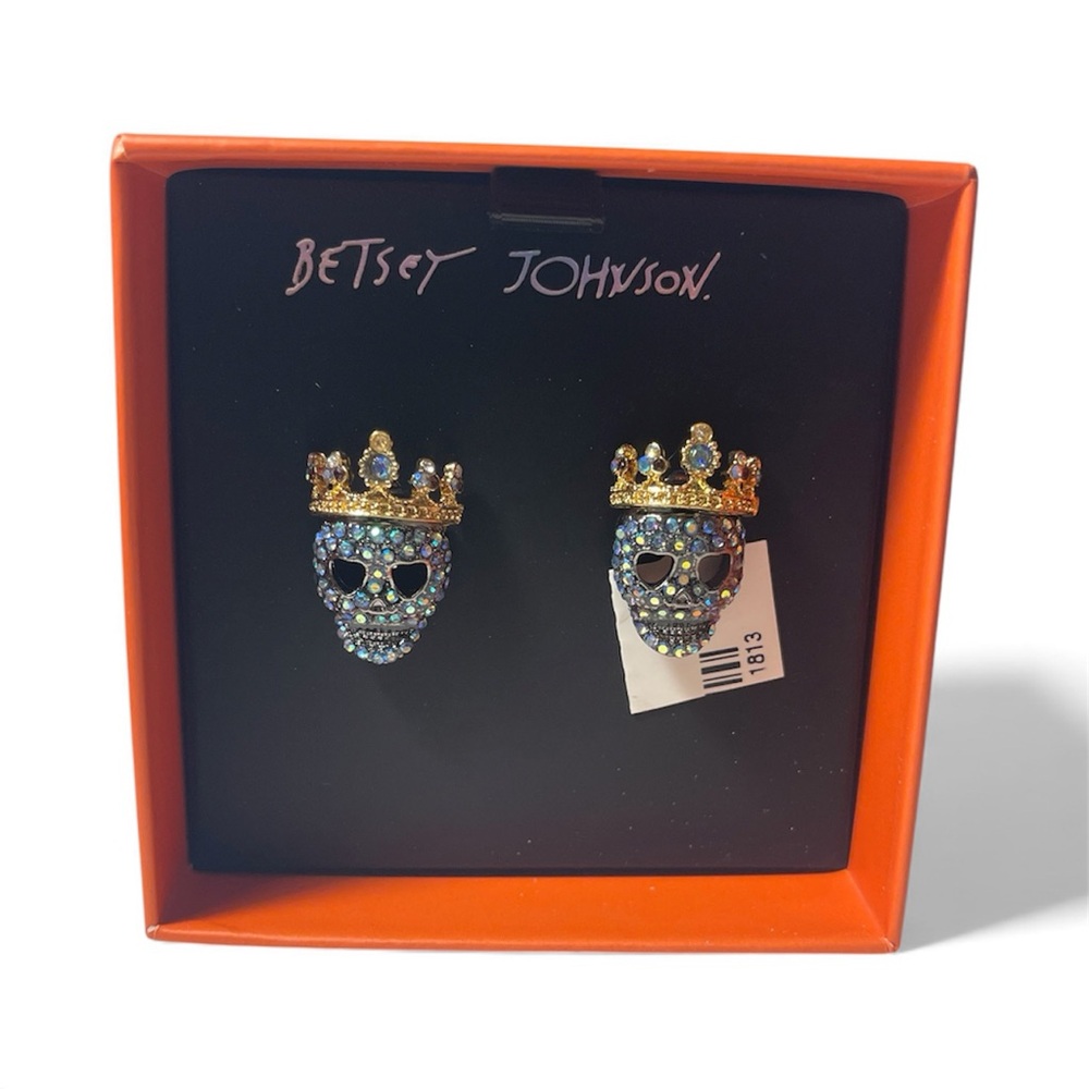 Betsey Johnson King Crown Sugar Skull stud earrings - NWT *** HTF